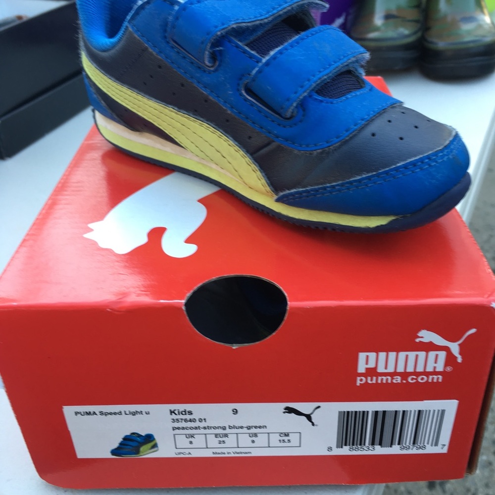 Boys light up Puma Sneakers size 9